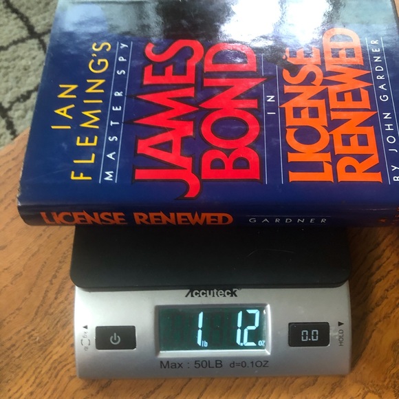 Rare James Bond License Renewed book - Picture 5 of 5